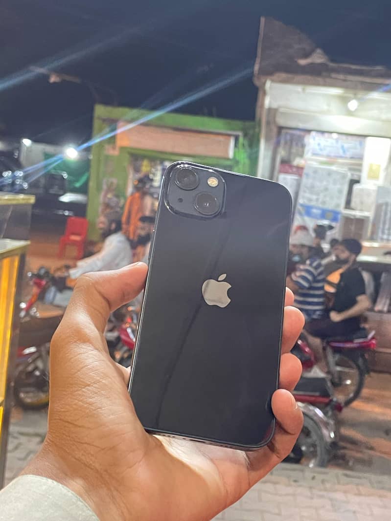 Apple iPhone 13 2