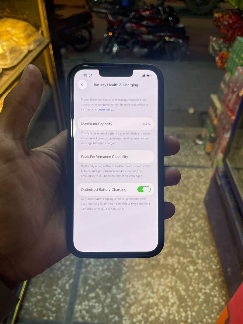 Apple iPhone 13 6