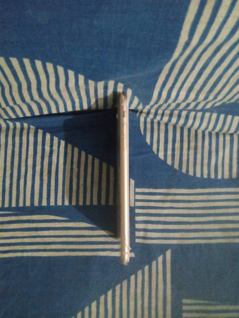 Apple iPhone 8 Plus 5