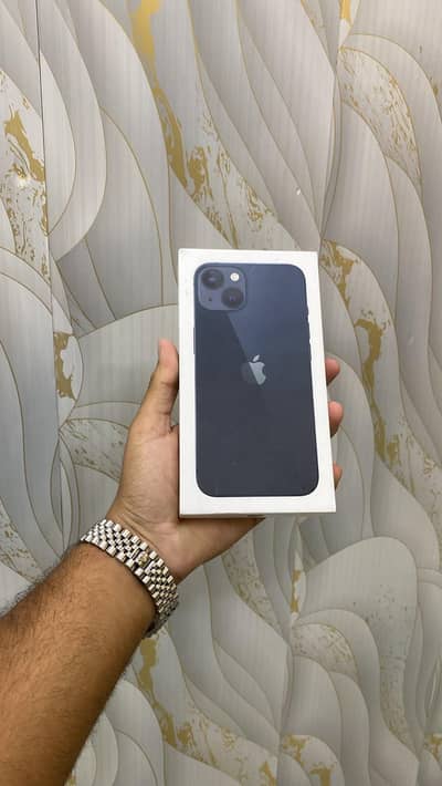 Apple iPhone 13