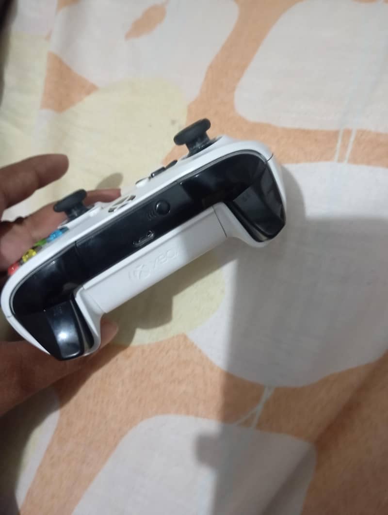 xbox controller only 2
