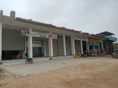 450 Sq Ft Shop Room 20 Ft Hight On 200 Ft Wide Road