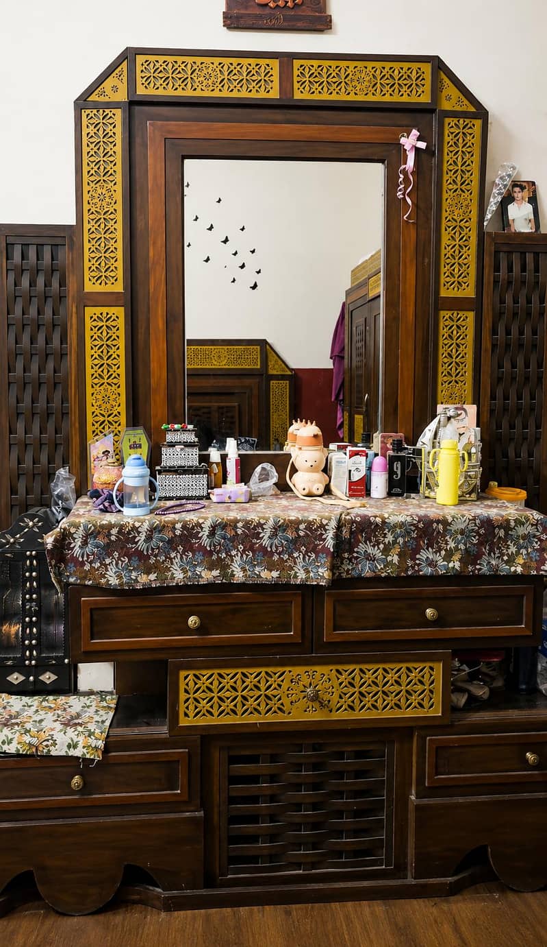 Dressing Table 0