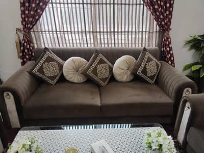Elegant 5-Seater Sofa