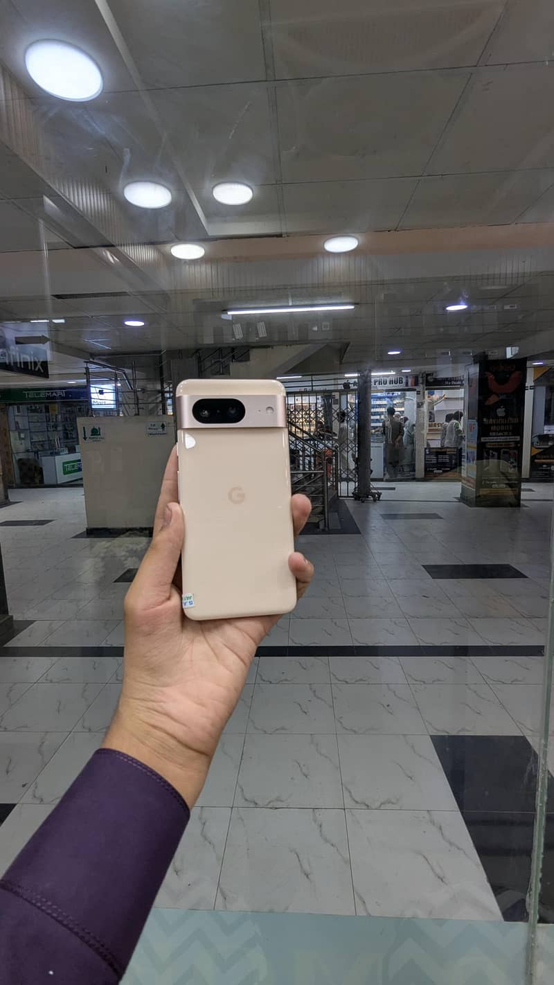 Google Pixel 8 1