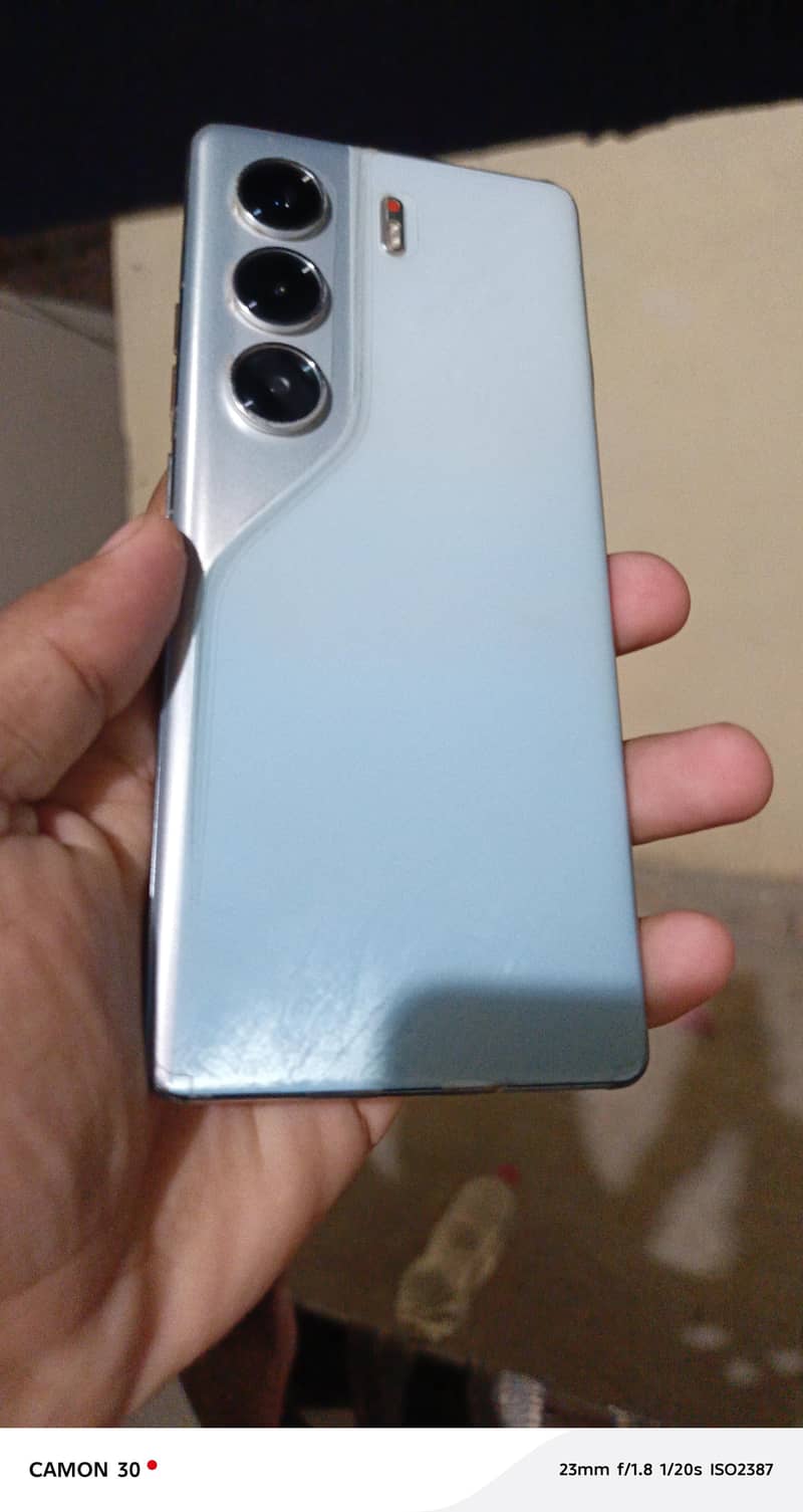 Tecno CAMON 40 Pro 0
