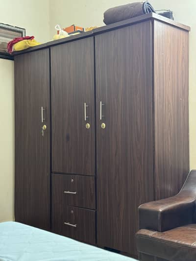 Wood wardrobe best 10/9 condition best