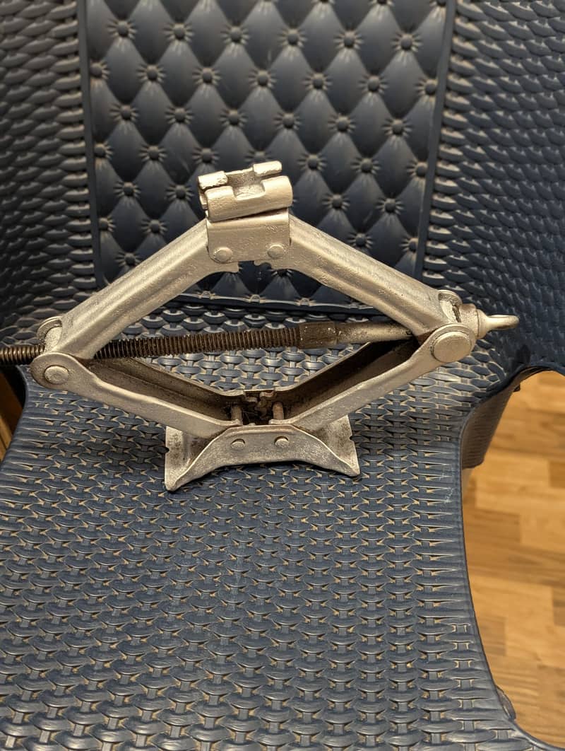car jack 4