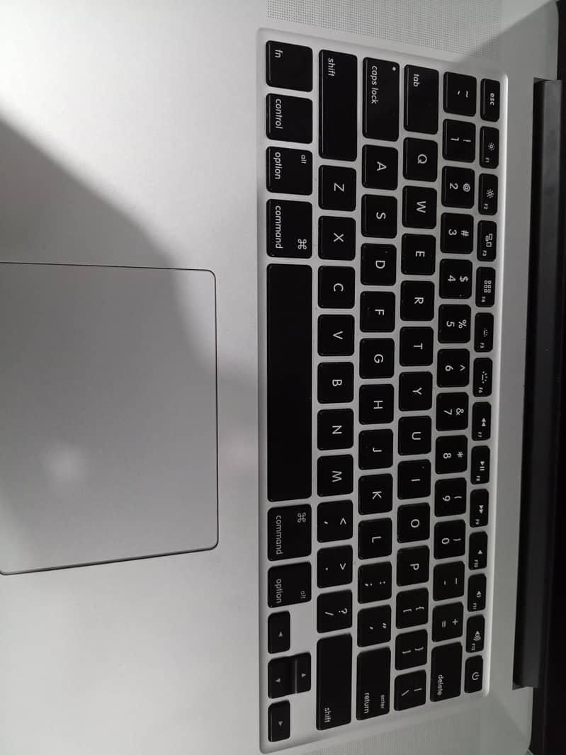 MacBook 1