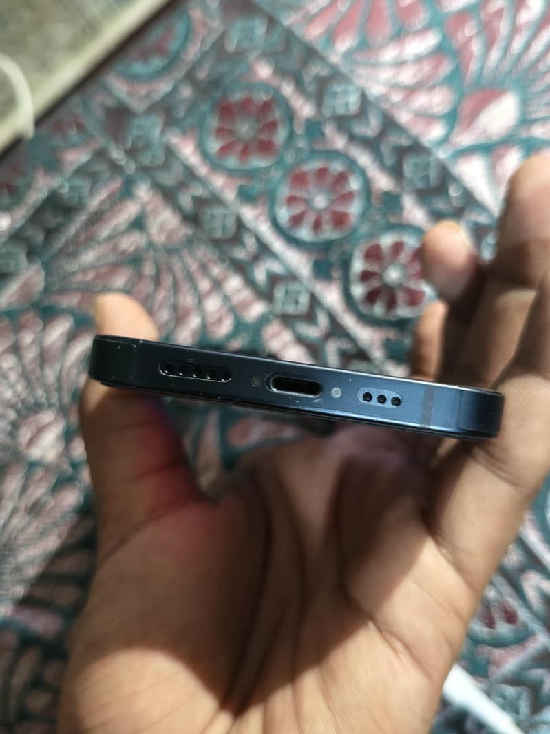 Apple iPhone 14 4