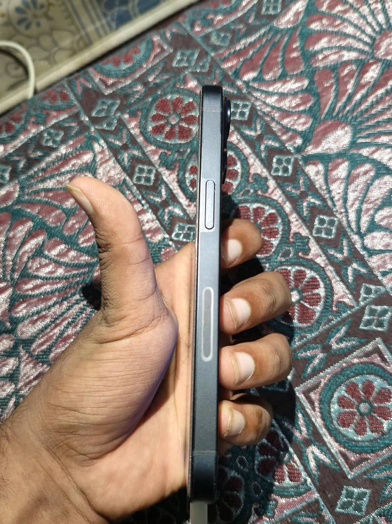 Apple iPhone 14 5