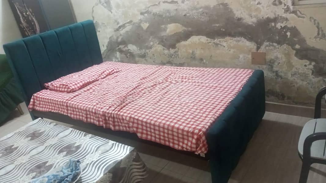 Single bed 0