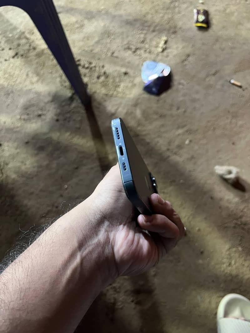 Apple iPhone 14 3