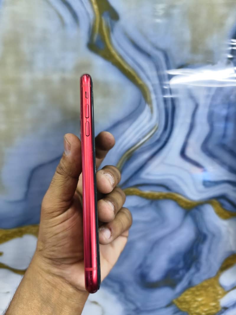 Apple iPhone 11 4