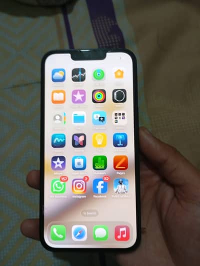 Apple iPhone 13