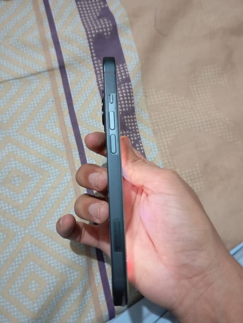 Apple iPhone 13 1