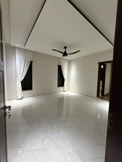 Independent House For Commercial Use 450Yards Corner Plus Basement In Gulshan