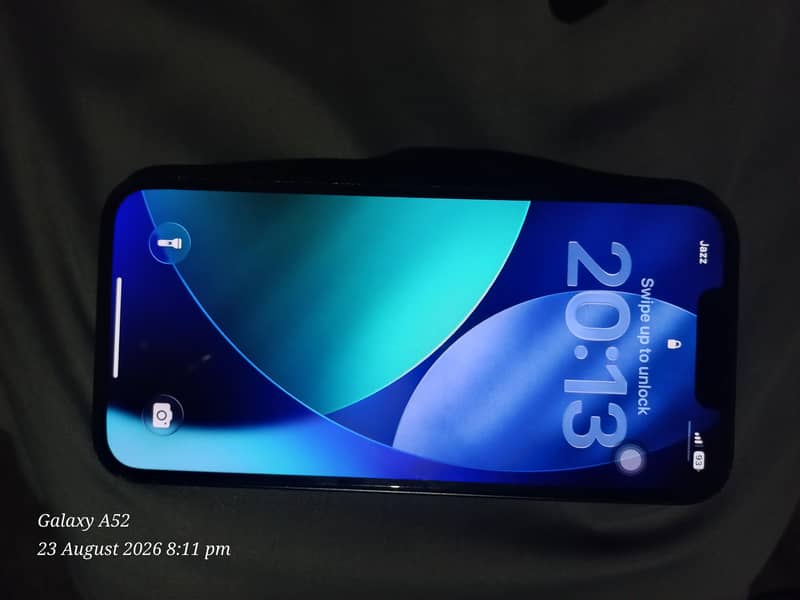 Apple iPhone 13 0