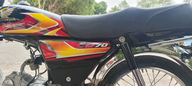Honda CD70/ 10 /10 hy final price hyy  1 lac 56 thousand