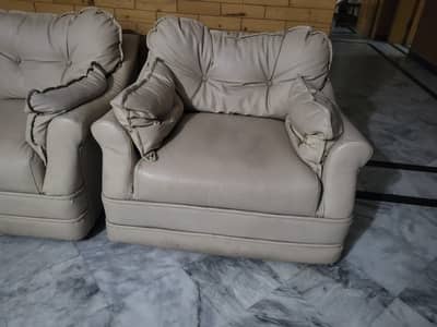 7 seater leather sofa in very good condition