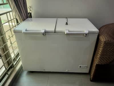 Haier 2 door Fridge and freezer.