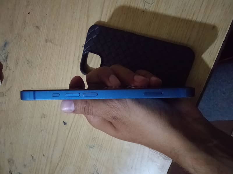 Apple iPhone 13 3