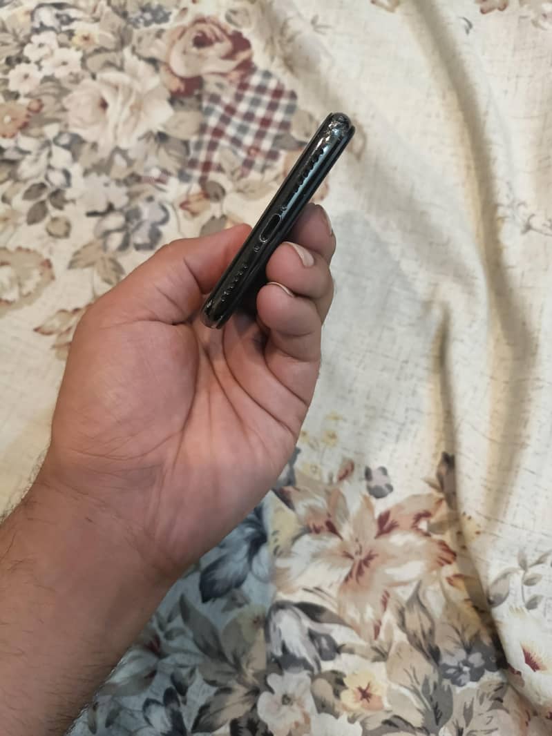 Apple iPhone X 1