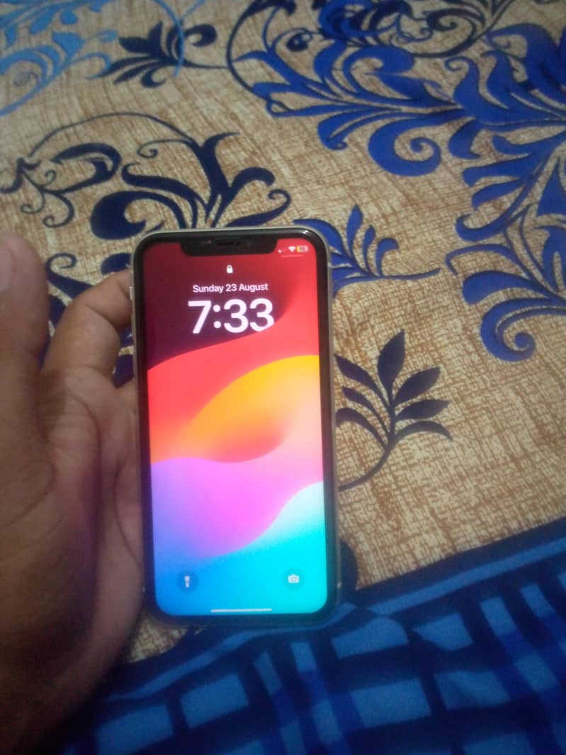 Apple iPhone 11 0