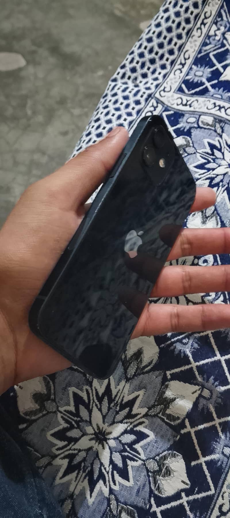 Apple iPhone 12 6
