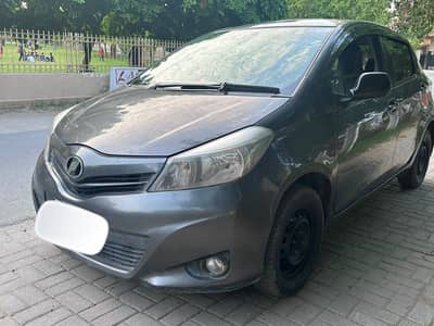 Toyota vitz 2011 model 2014 reg excellent immaculate condition khi reg