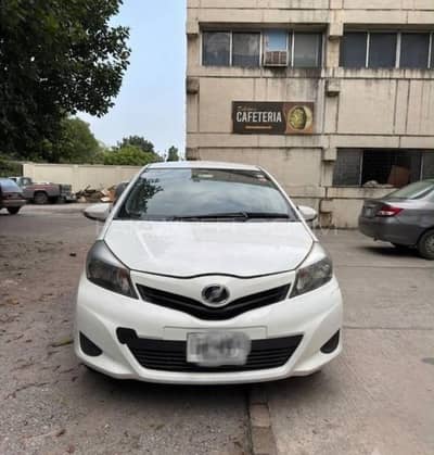 Toyota Vitz 2015