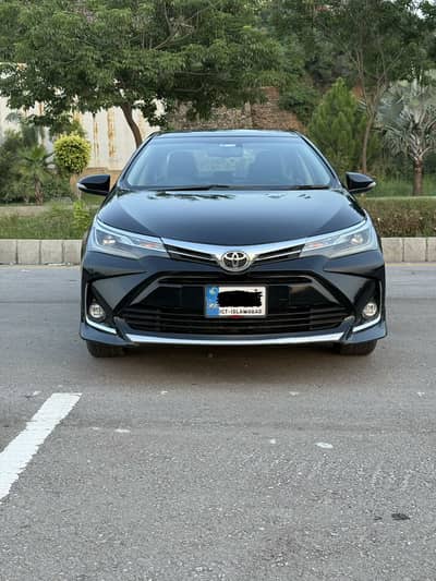 Toyota Altis Grande 2022 Black room