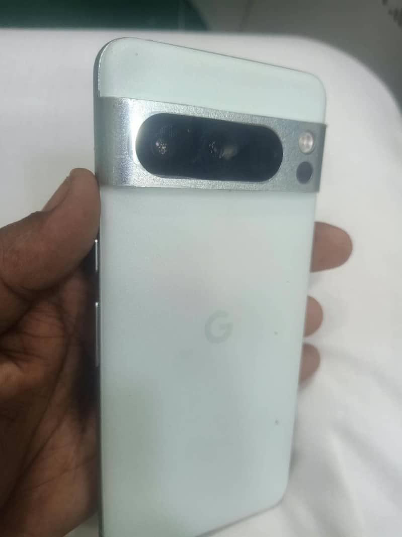 Google Pixel 8 Pro 1