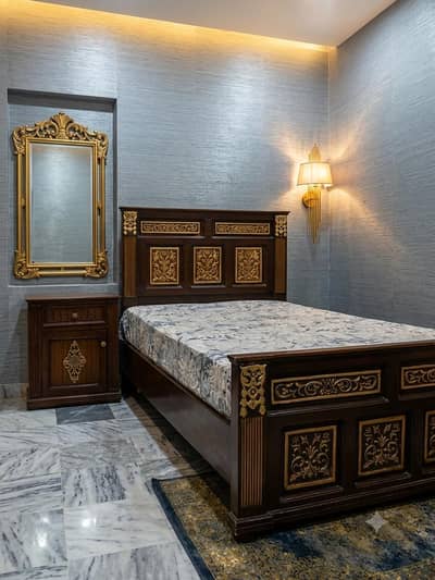 single wooden bed