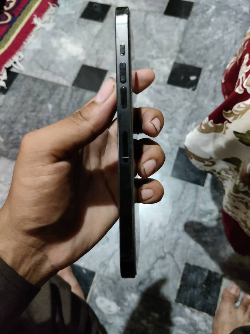 Iphone 14 pro max 3