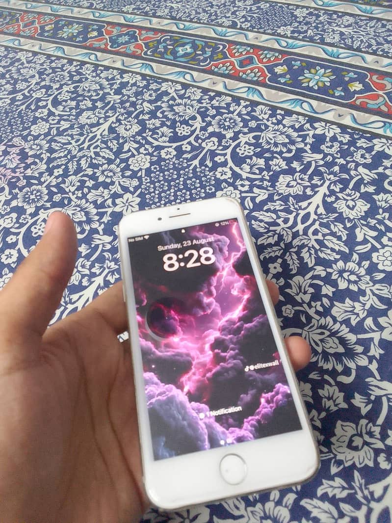 Apple iPhone 8 0