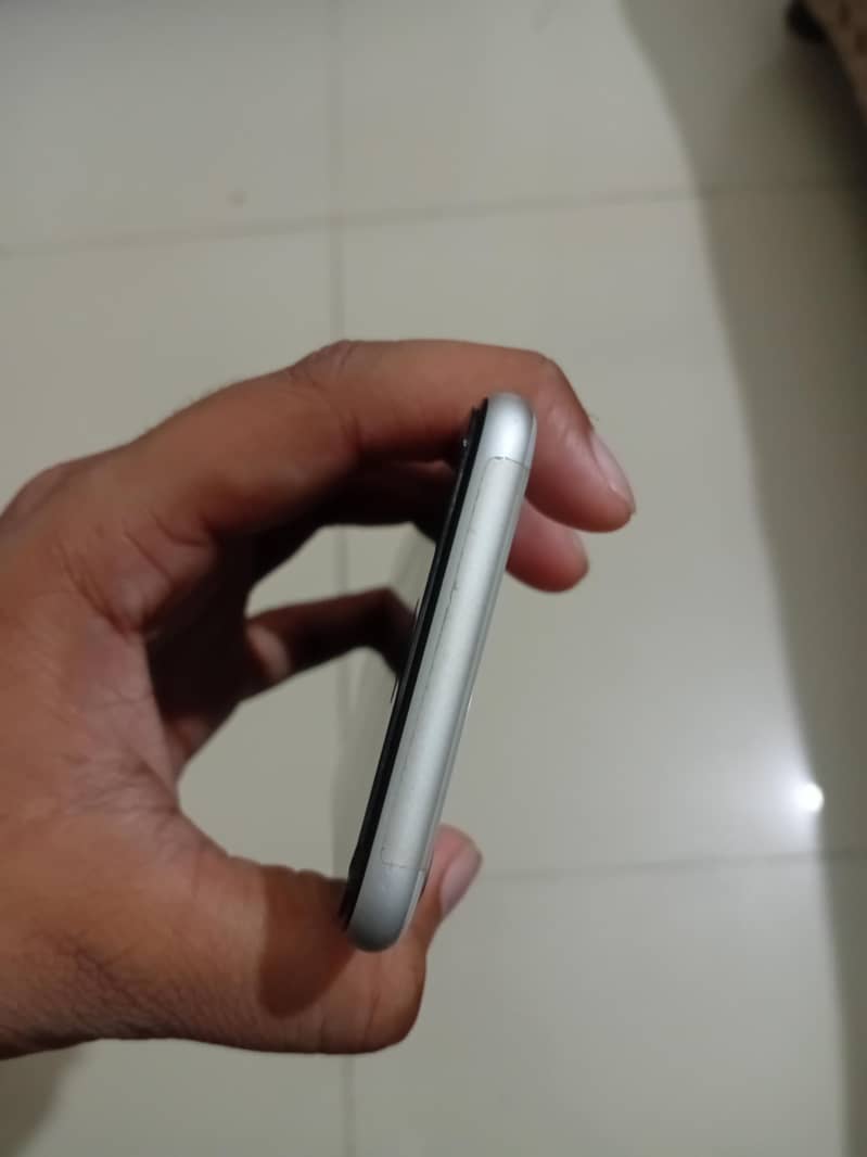 Apple iPhone SE 3