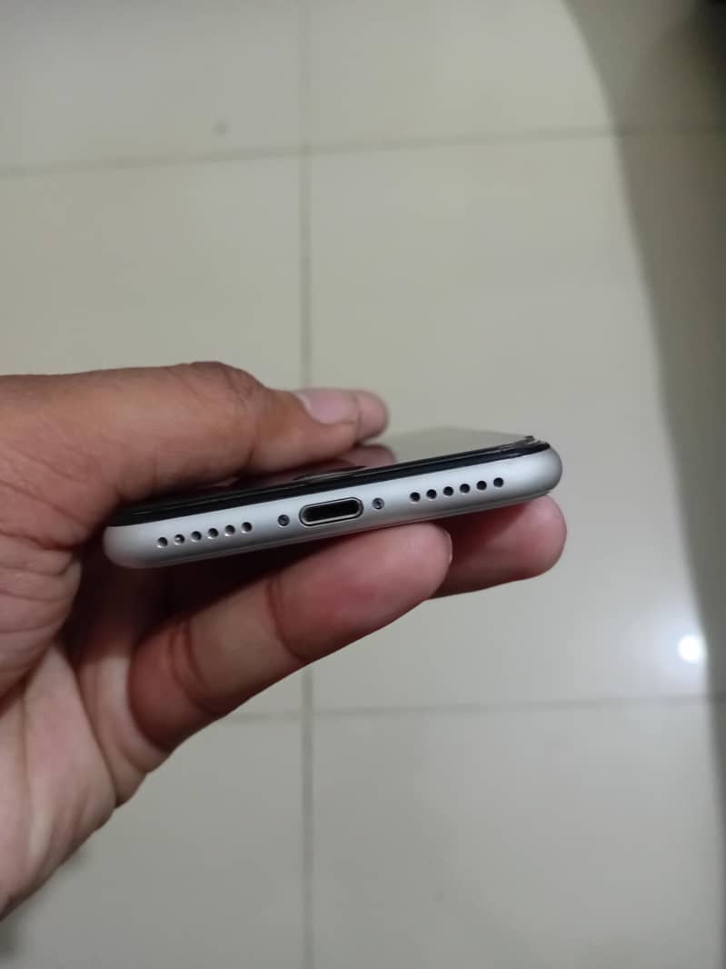 Apple iPhone SE 4
