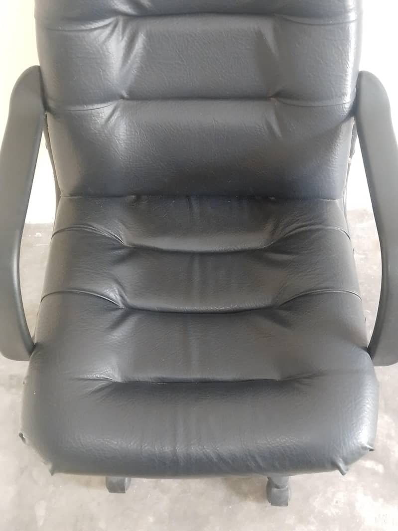 Executive Chair 1