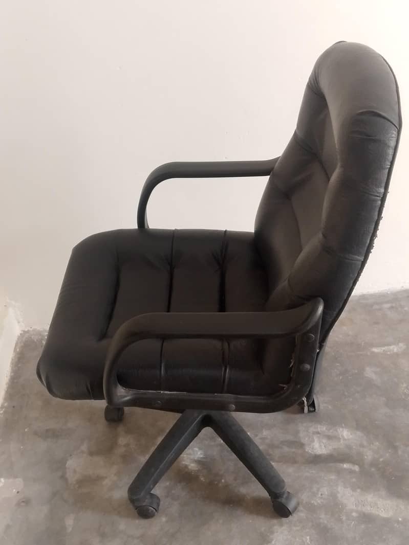 Executive Chair 2