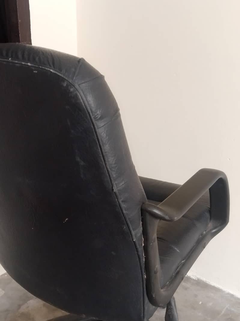 Executive Chair 3