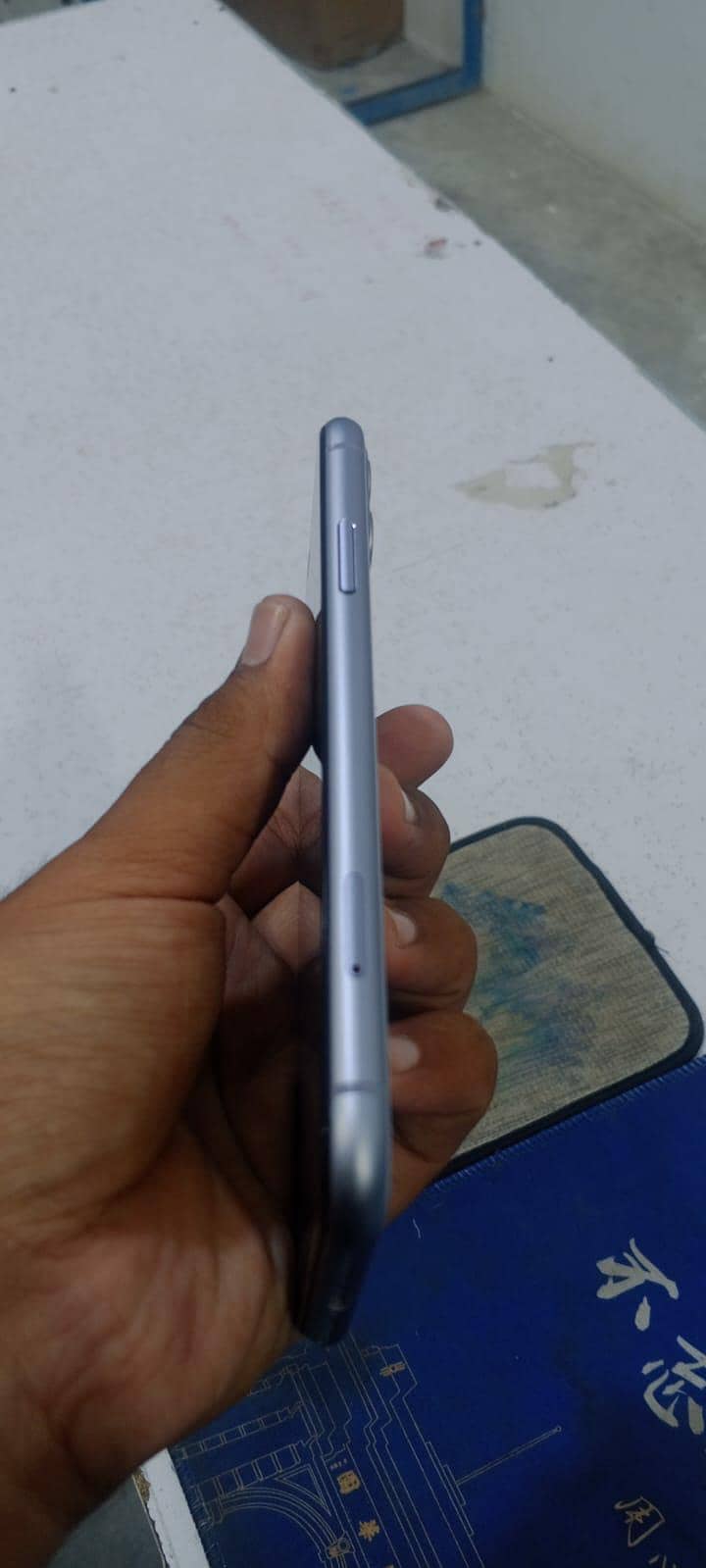 Apple iPhone 11 4