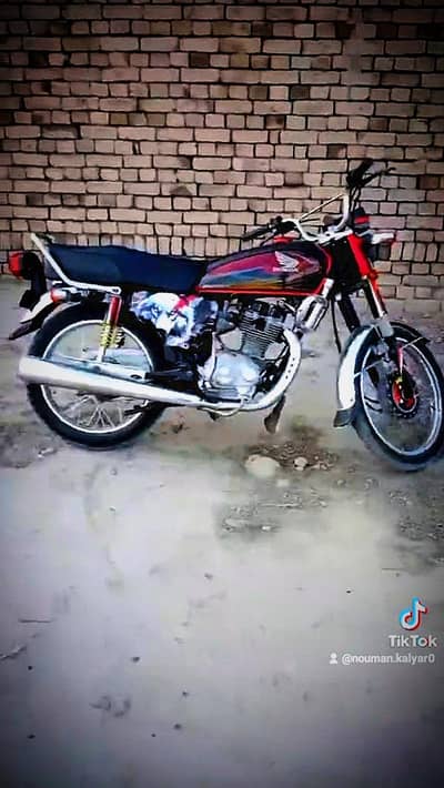 موٹرسایئکل بلکل نیو ہے