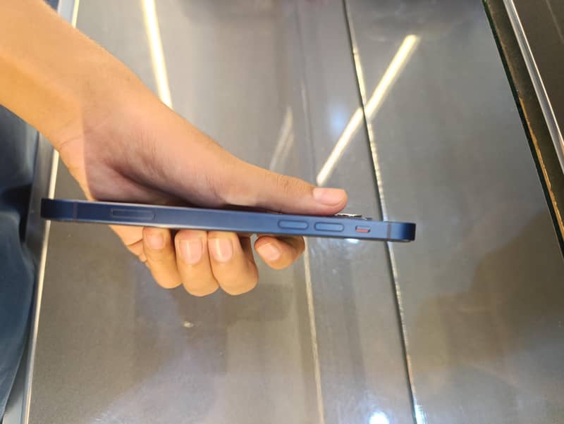 Apple iphone 12 5