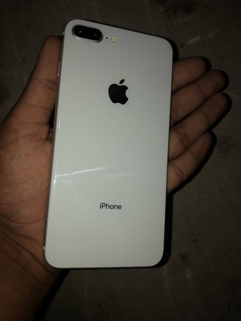 Apple iPhone 8 Plus 0