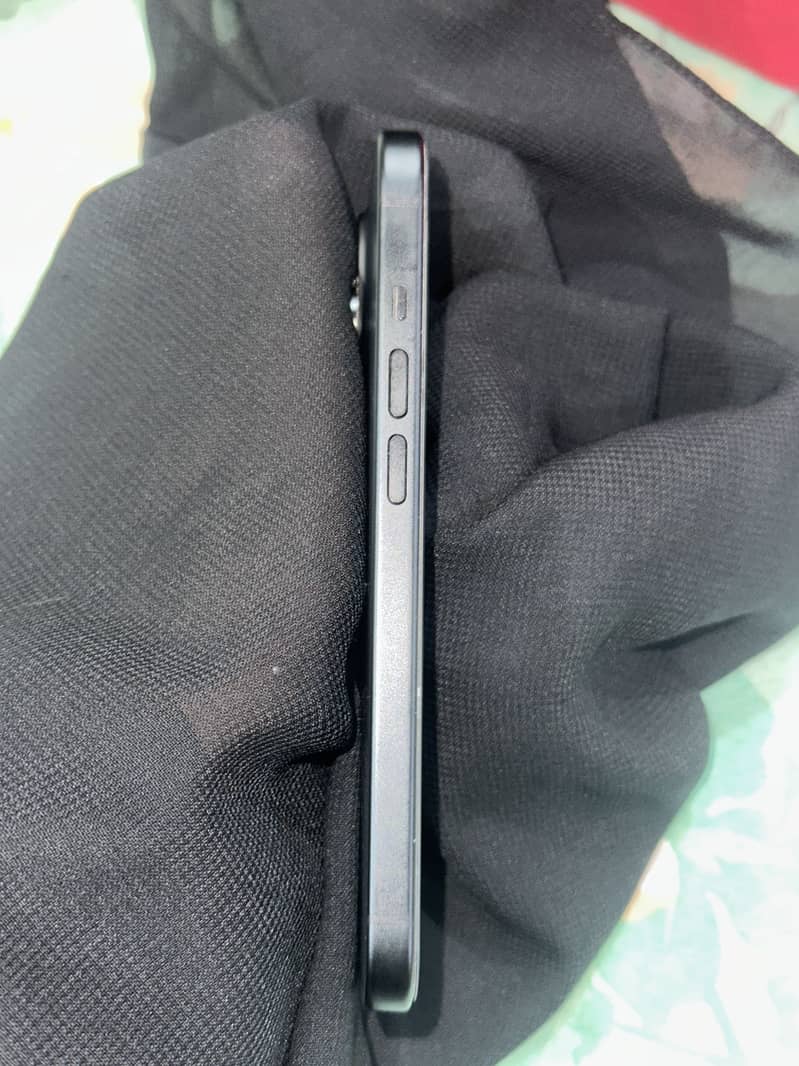 Apple iPhone 15 2