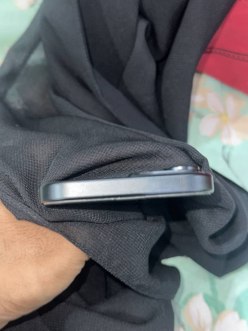 Apple iPhone 15 3