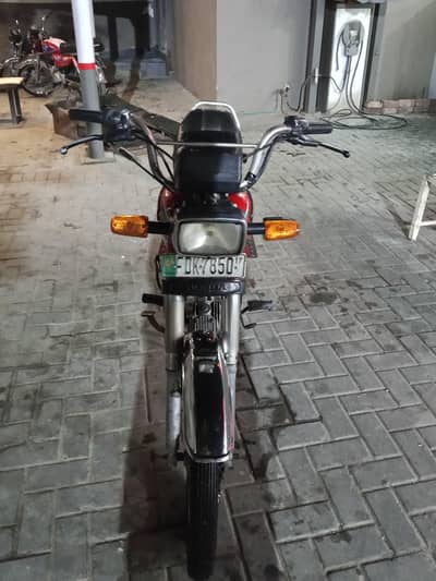 Honda 70 model 17 condition bus theek hai all okay koi kam bhi Nahin