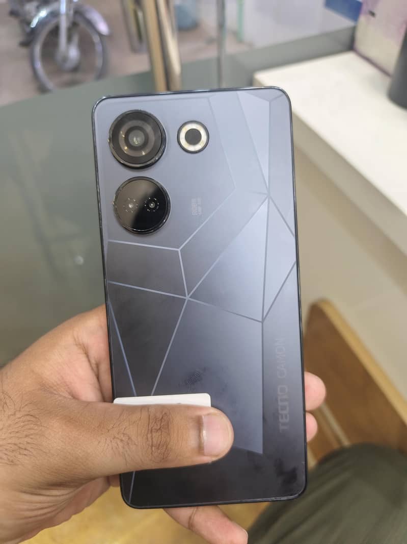 camon 20 1