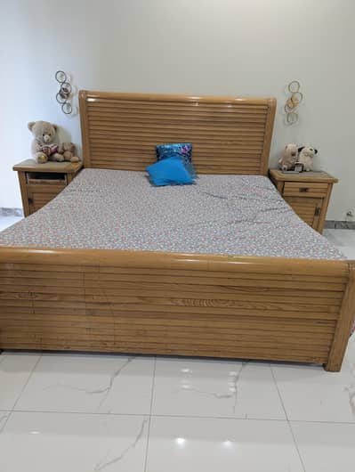 Double Bed (without mattrese) for sale in DHA 2 Islamabad